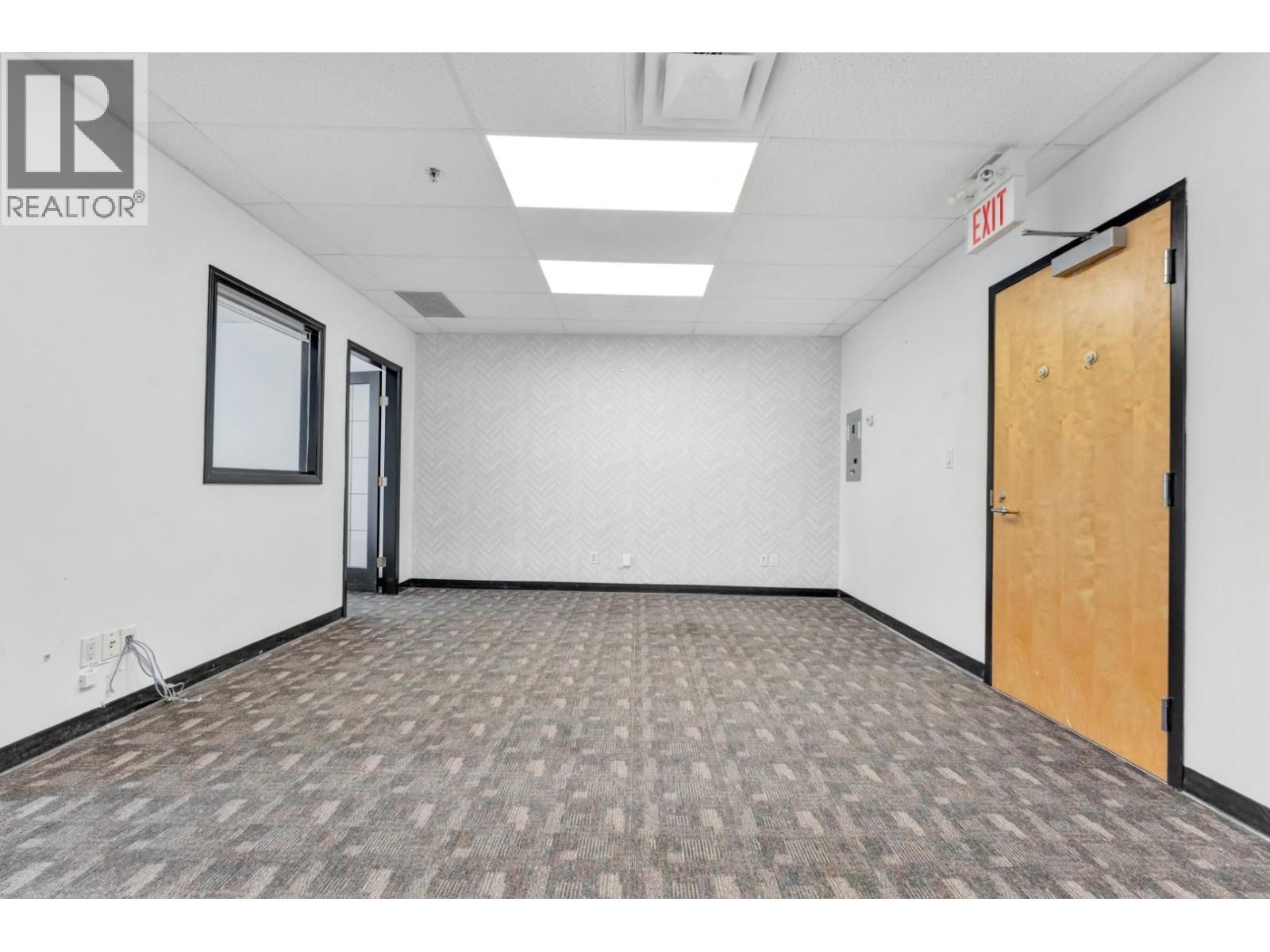 317 4538 KINGSWAY, Burnaby - Image 1