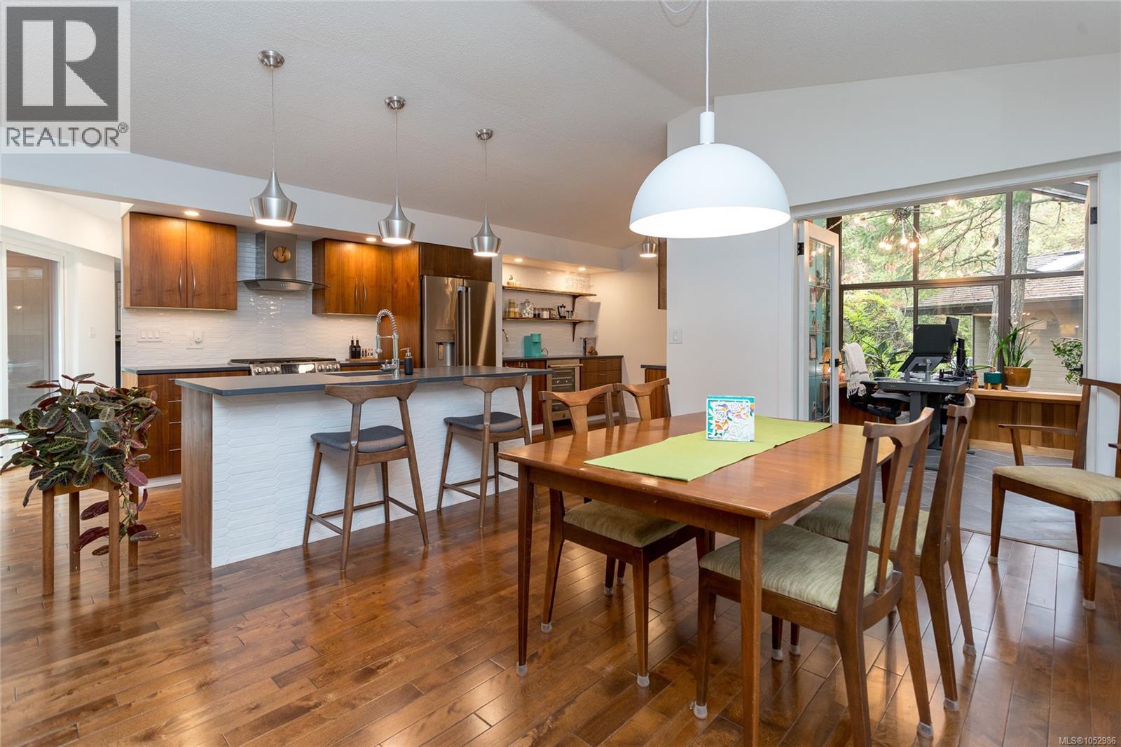  1043 Pondwood Lane, Saanich