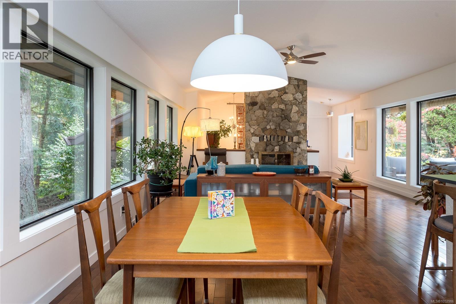  1043 Pondwood Lane, Saanich