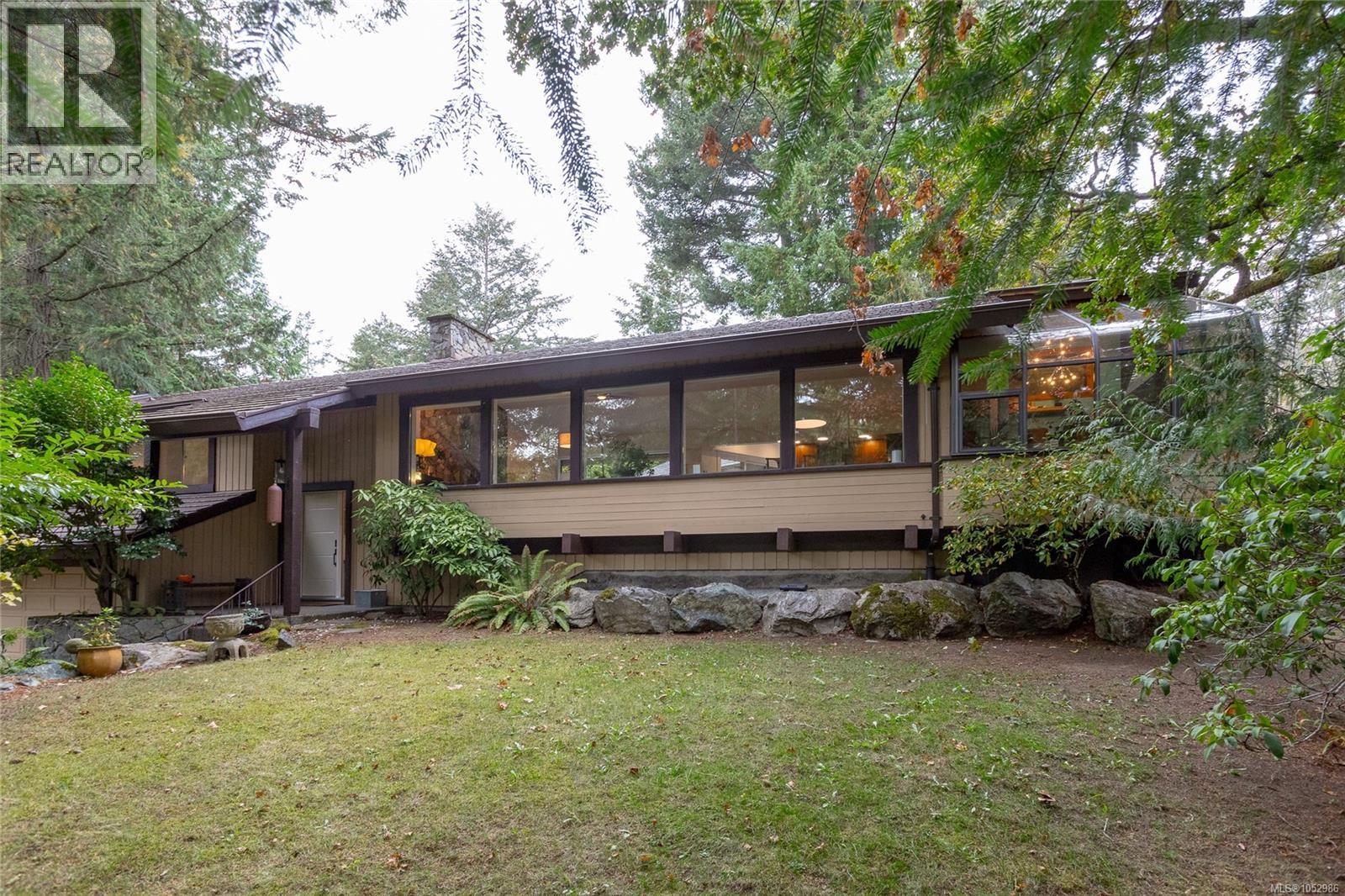  1043 Pondwood Lane, Saanich