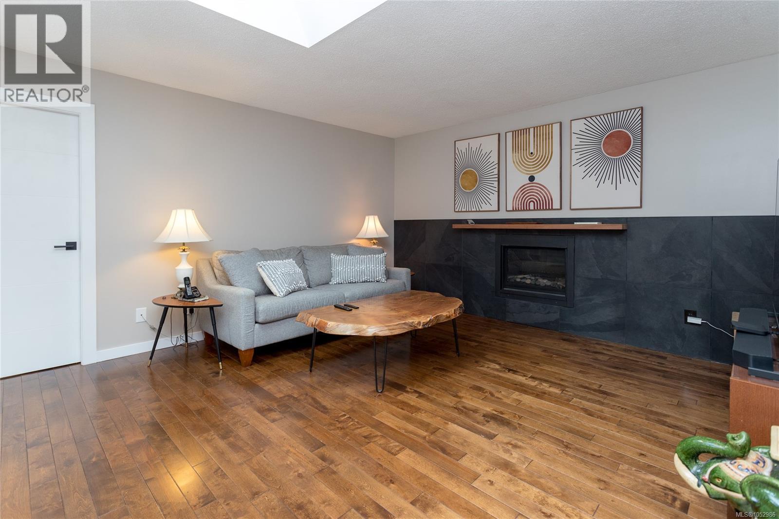  1043 Pondwood Lane, Saanich