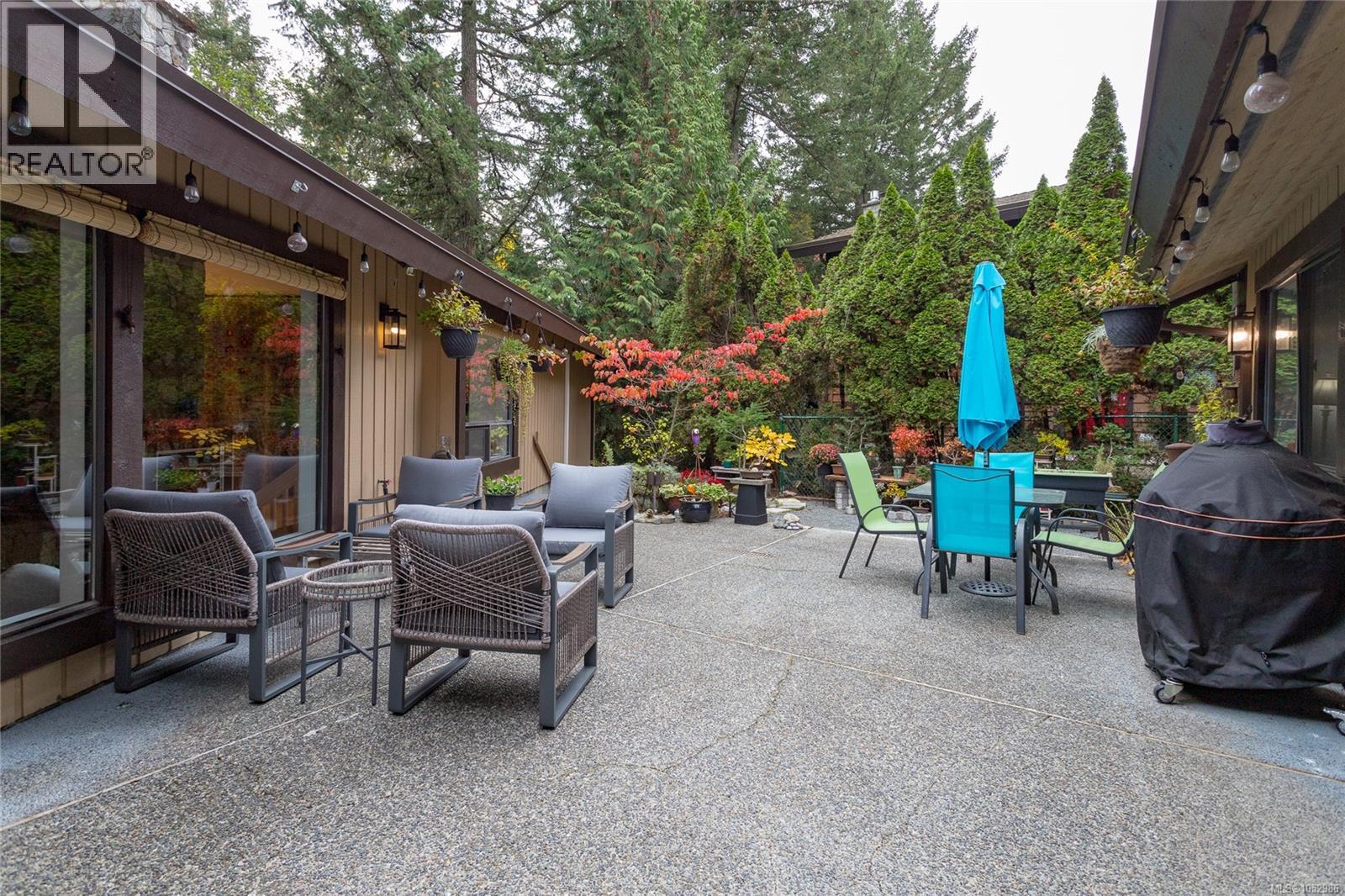  1043 Pondwood Lane, Saanich