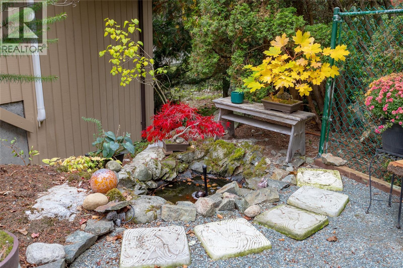  1043 Pondwood Lane, Saanich