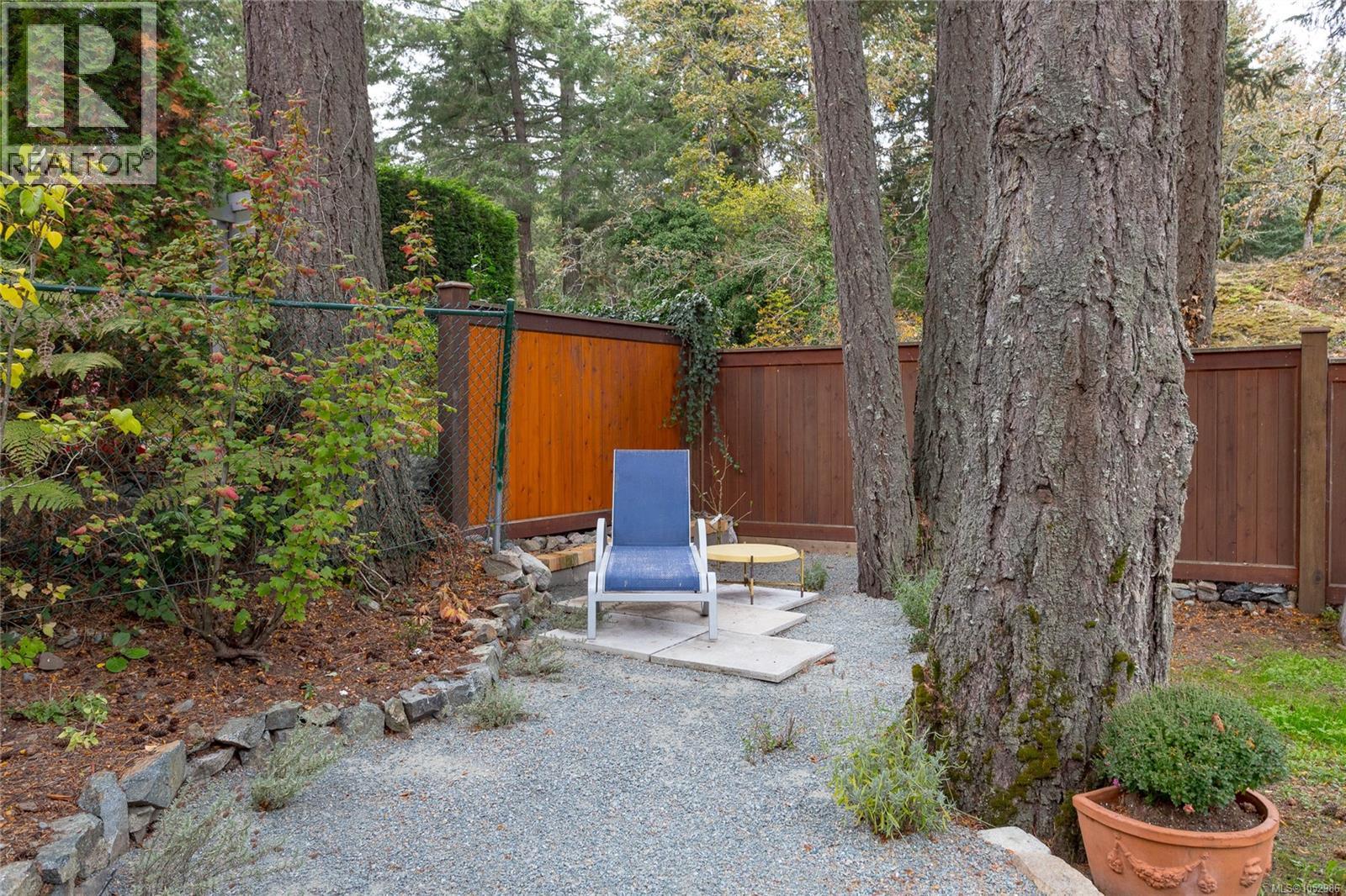  1043 Pondwood Lane, Saanich