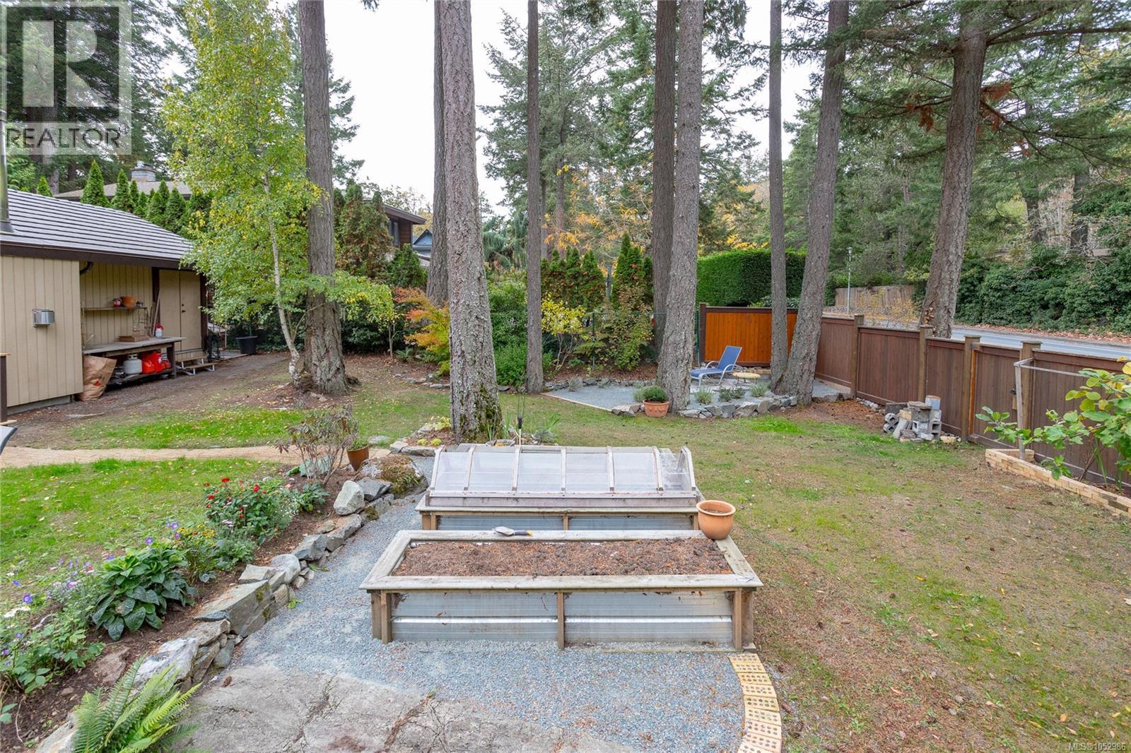  1043 Pondwood Lane, Saanich