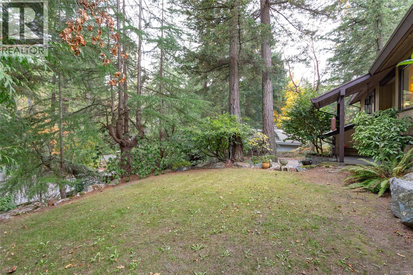  1043 Pondwood Lane, Saanich