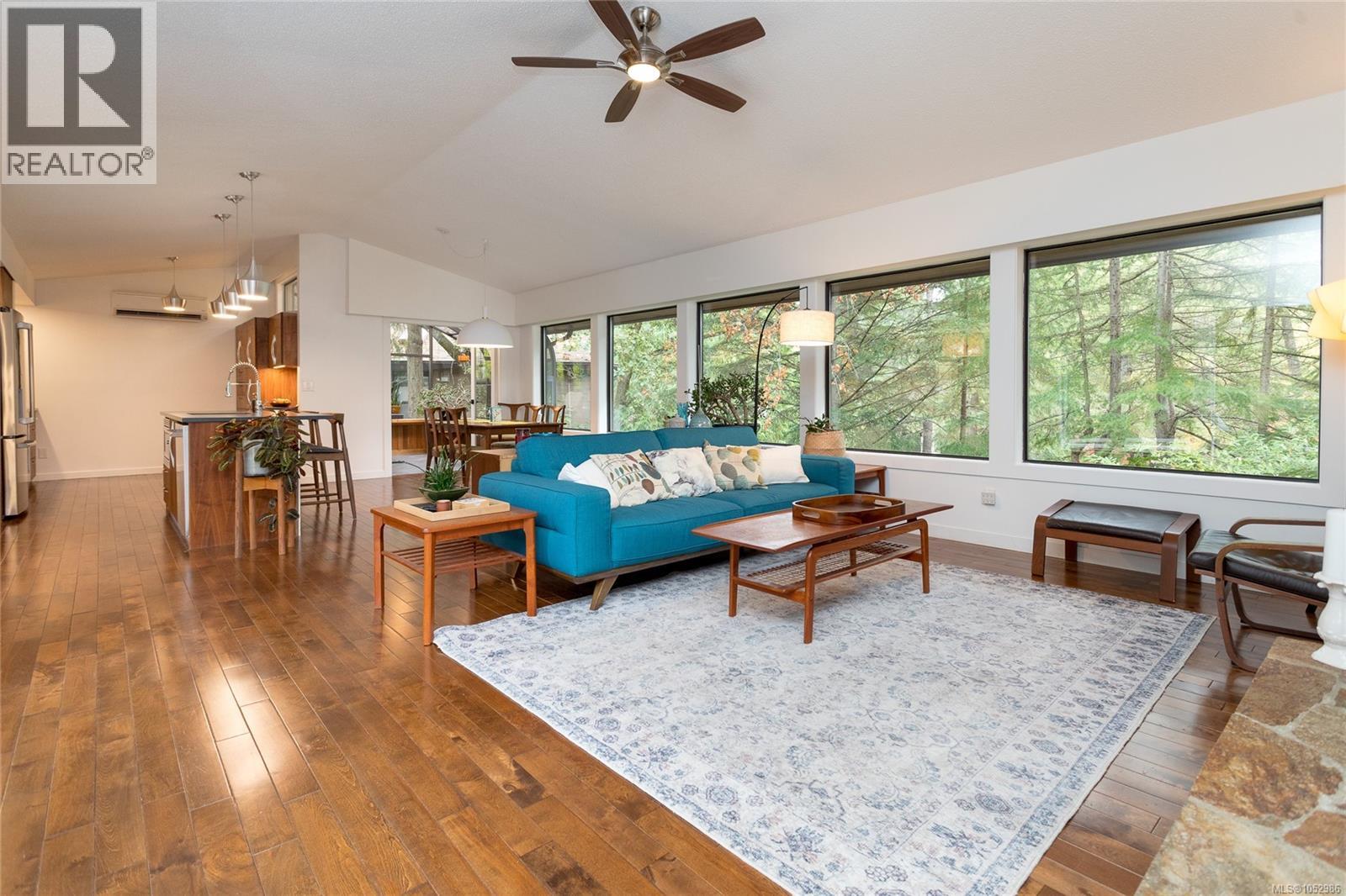  1043 Pondwood Lane, Saanich