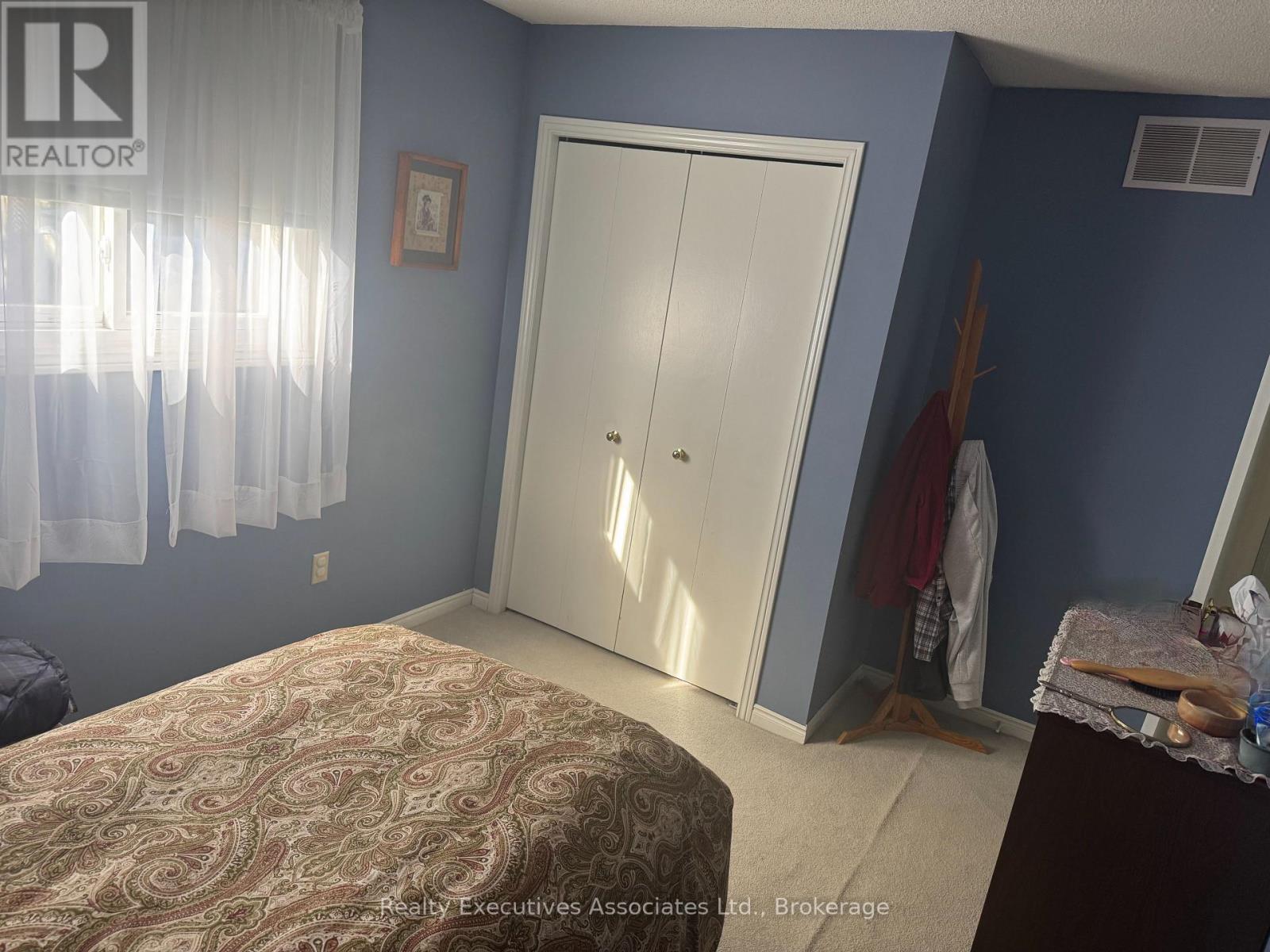 34 Gillin Road, Brantford, ON photo 13