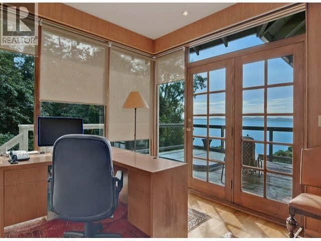 413 TSAWWASSEN BEACH ROAD, Delta - Image 1