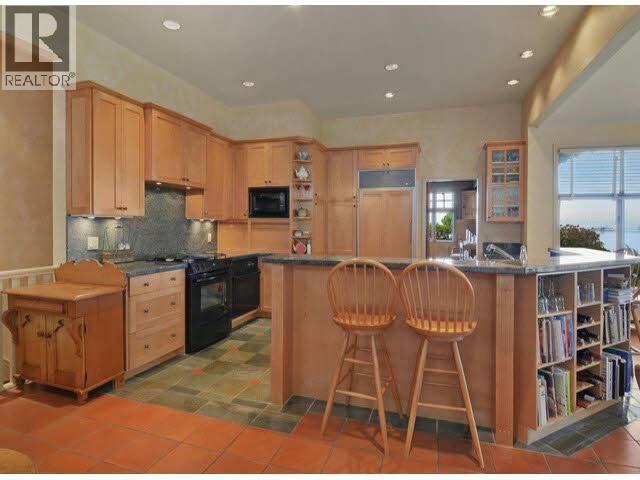 413 TSAWWASSEN BEACH ROAD, Delta - Image 1