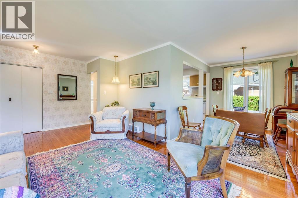 997 HOLLANDS AVENUE - 12