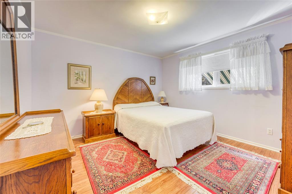 997 HOLLANDS AVENUE - 22