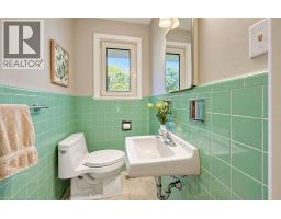 2pc Bathroom - 3143 South Drive, Burlington, ON L7N1H8 Photo 9