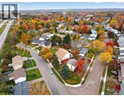 39 Kenwood Drive, photo 3