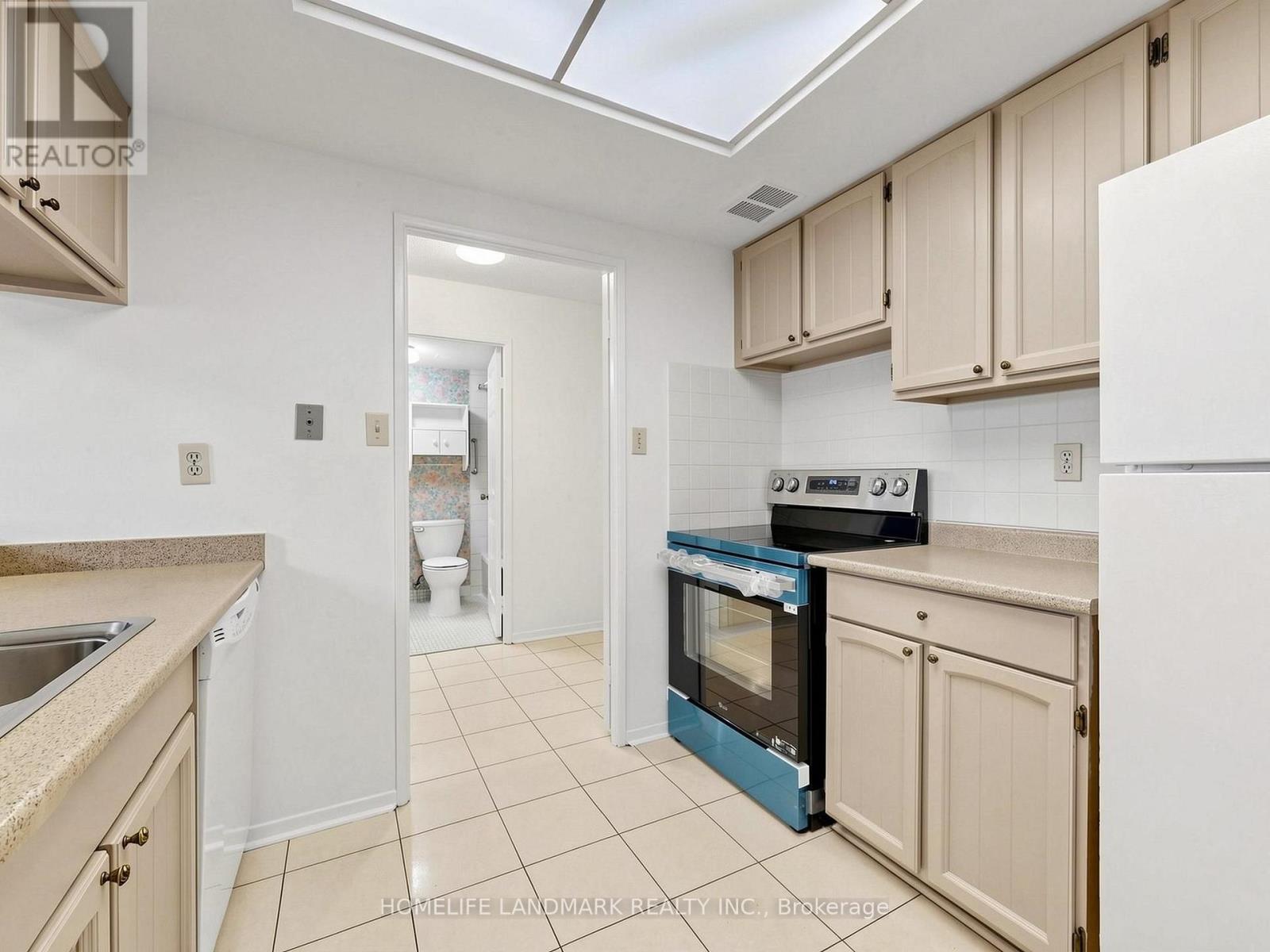 102- 1555 Finch Avenue East, Toronto, ON photo 14