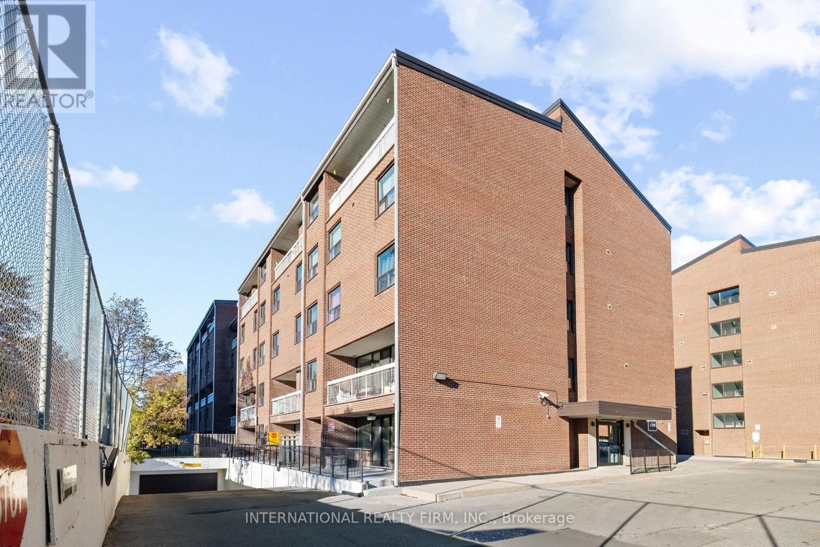 323- 4064 Lawrence Avenue East, Toronto, ON photo 3