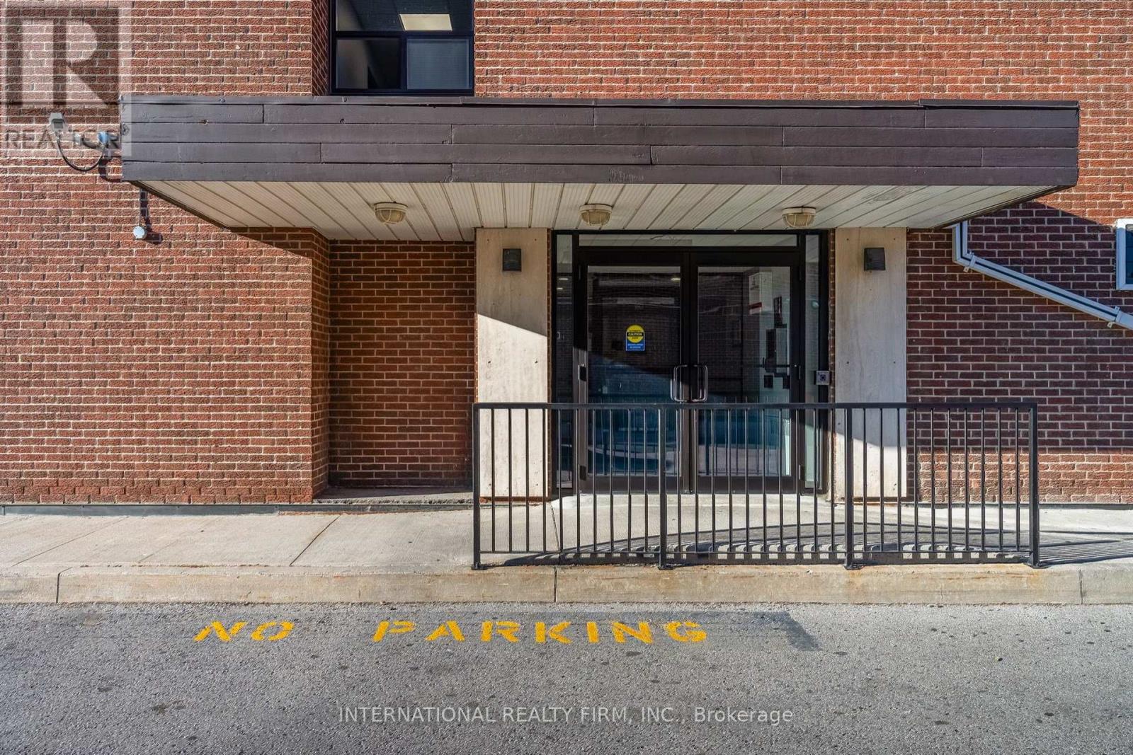 323- 4064 Lawrence Avenue East, Toronto, ON photo 4