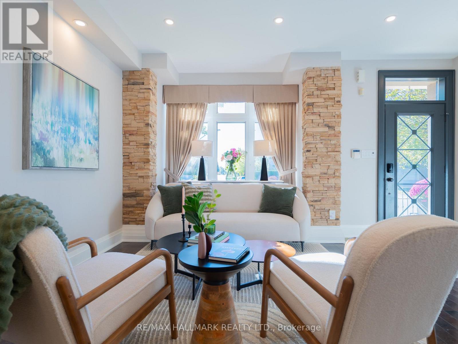 26 Judith Drive, Toronto, ON photo 4