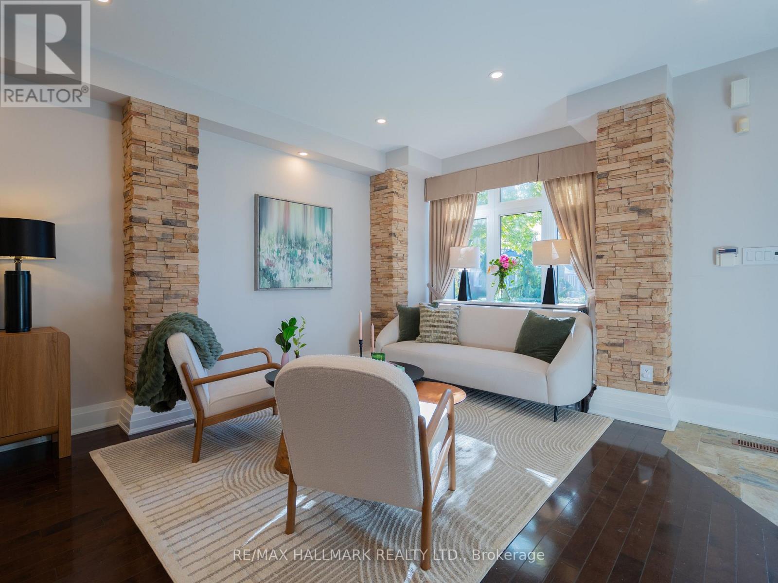26 Judith Drive, Toronto, ON photo 5
