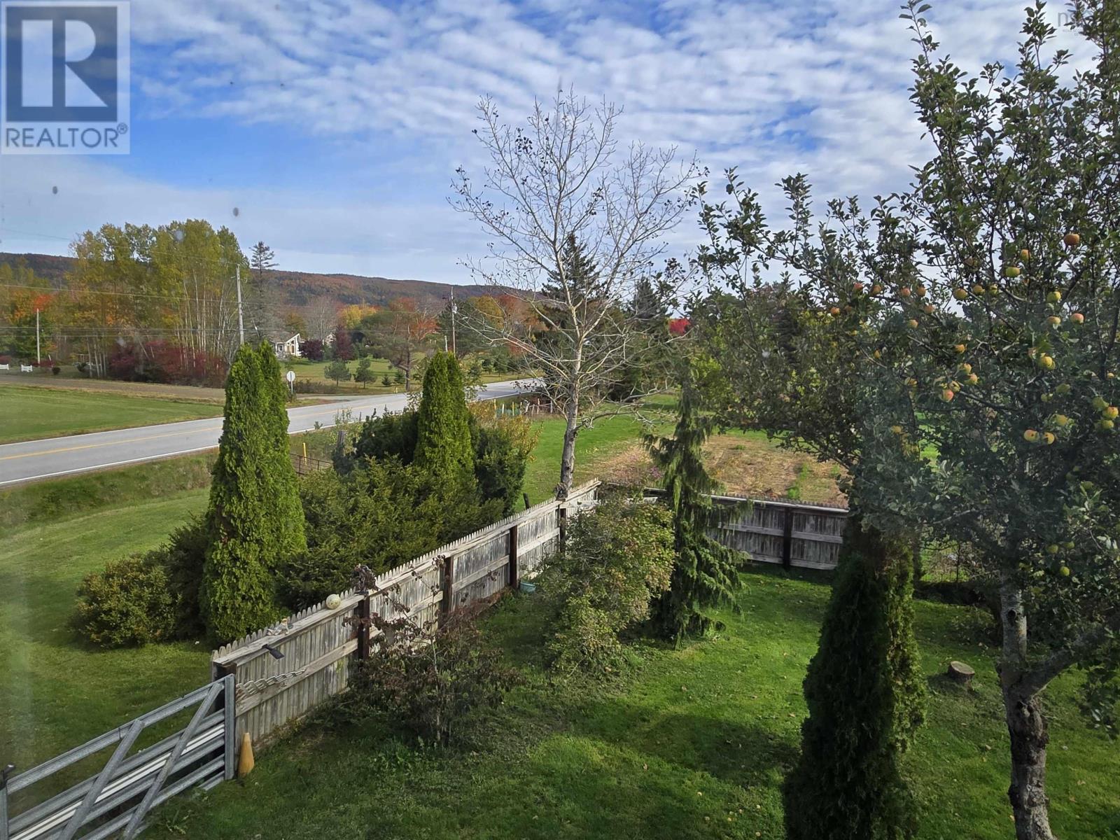 5992 Highway 1 photo 4