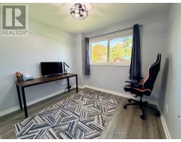 18 Bushey Avenue, Essa, ON L3W0L2 Photo 17
