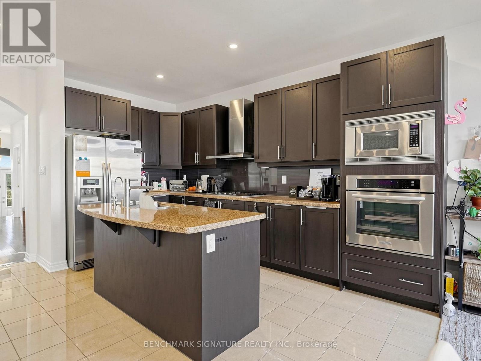 63 Yakefarm Boulevard, Whitchurch-Stouffville, ON photo 3