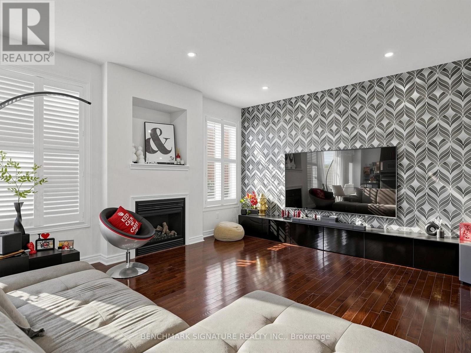 63 Yakefarm Boulevard, Whitchurch-Stouffville, ON photo 8