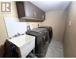 Bsmt - 18 Gold Hill Road, Brampton, ON L6X4V2 Photo 9