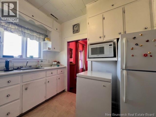 442 Adelaide Street photo 5