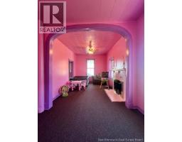 442 Adelaide Street, photo 11