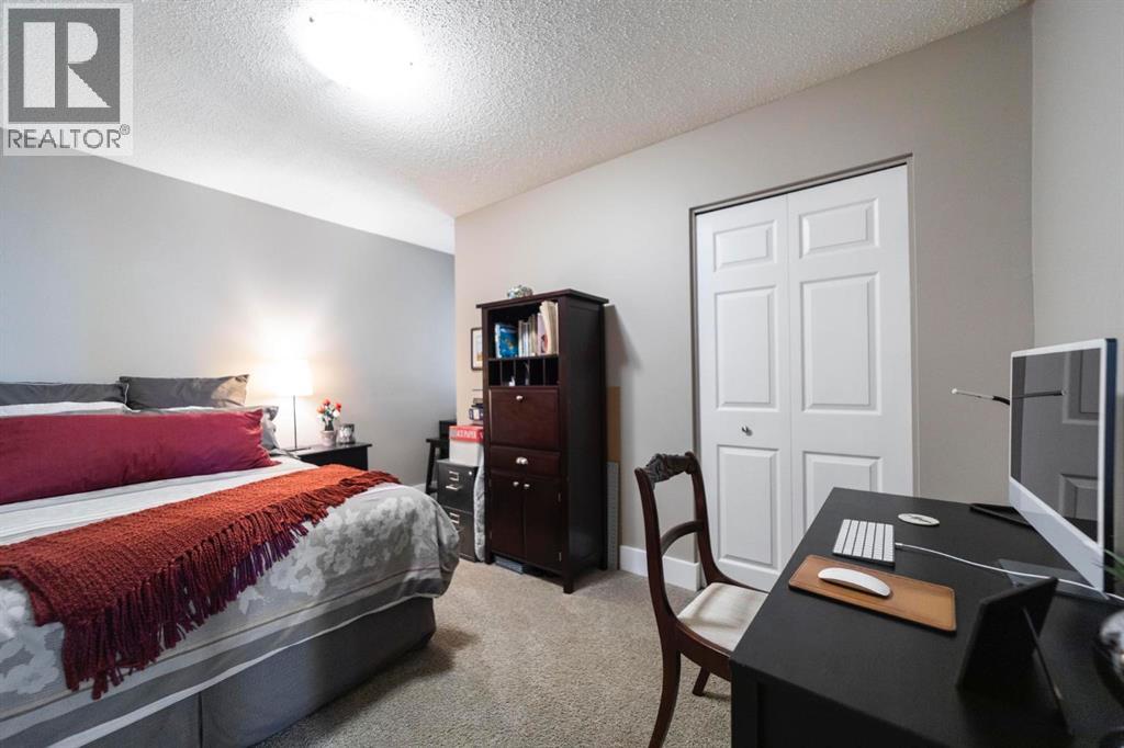 6310 43A Avenue Close, Camrose — photo 16