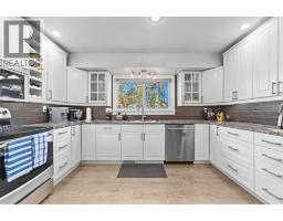 2pc Bathroom - 6310 43a Avenue Close, Camrose, AB T4V3N3 Photo 11