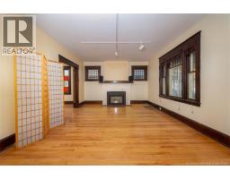 560 Charlotte Street, photo 5