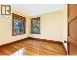 560 Charlotte Street, photo 17