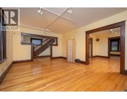 560 Charlotte Street, photo 6