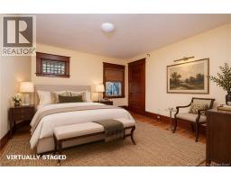 560 Charlotte Street, photo 21