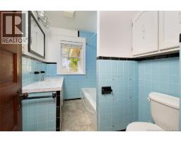 560 Charlotte Street, photo 23