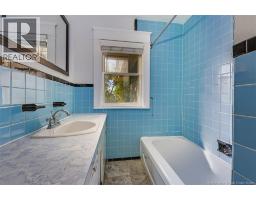 560 Charlotte Street, photo 24
