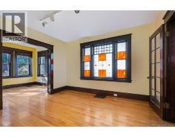 560 Charlotte Street, photo 9