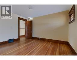 560 Charlotte Street, photo 22