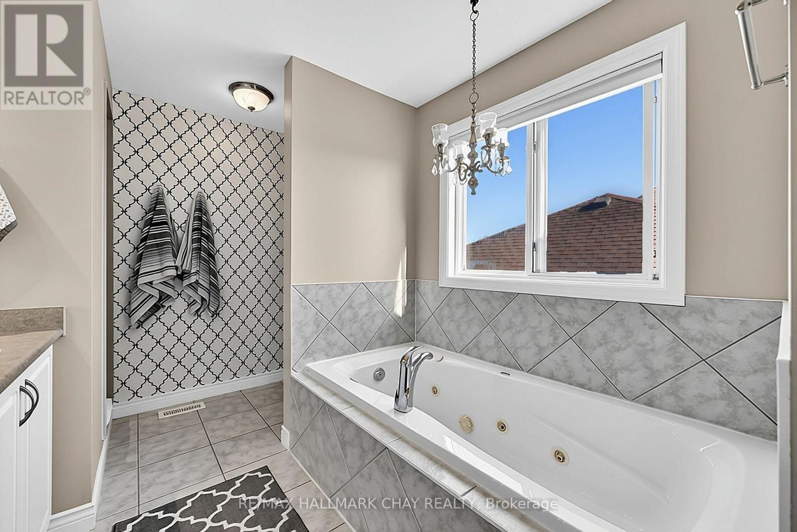 2 Shephard Avenue, New Tecumseth, ON photo 24