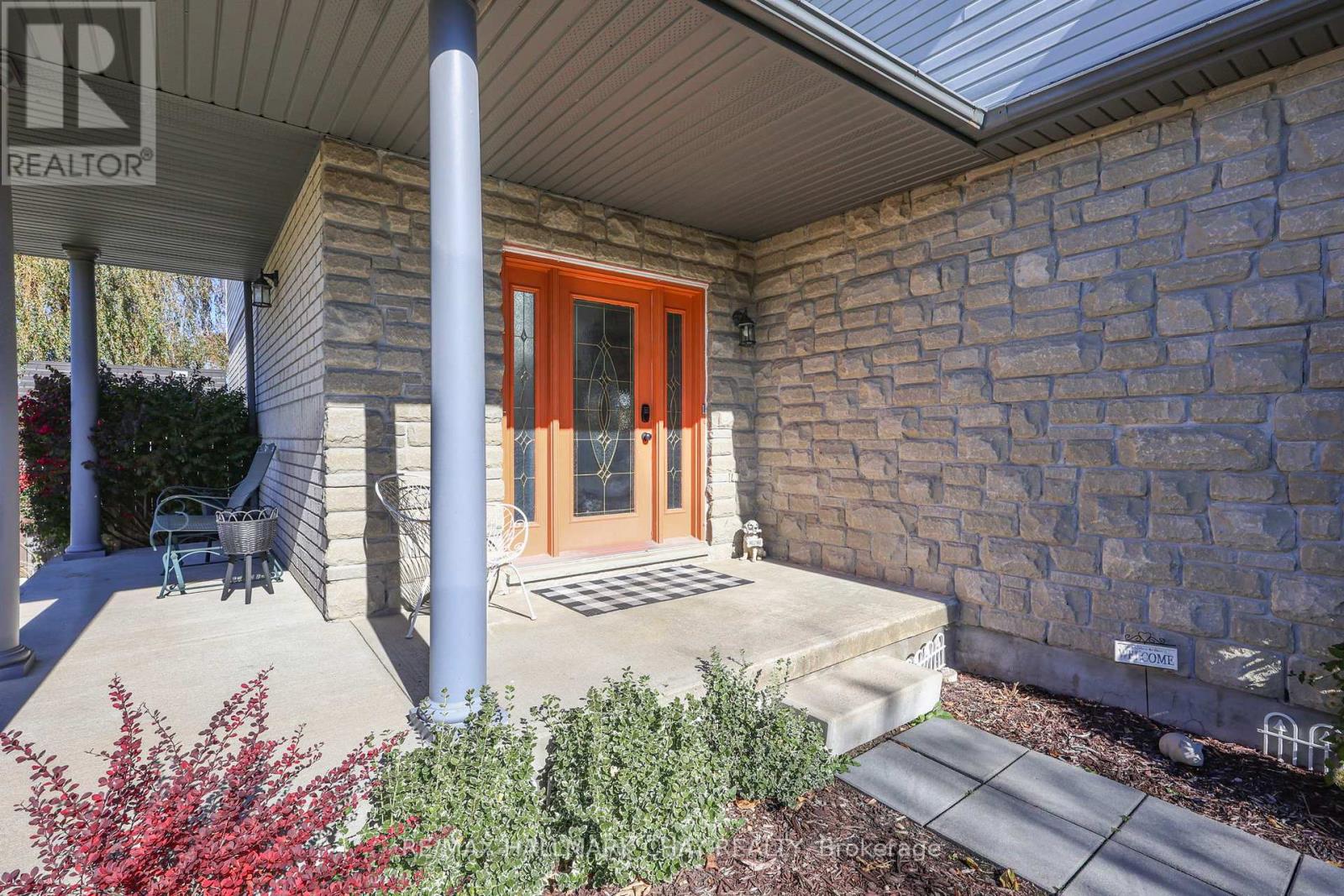 2 Shephard Avenue, New Tecumseth, ON photo 6