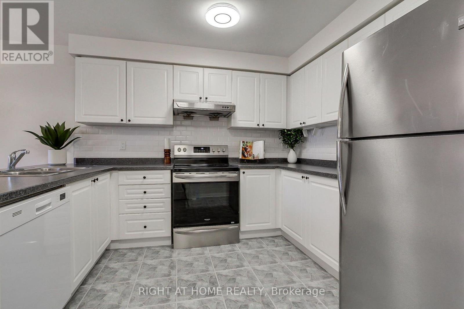 371 Ferndale Drive, Barrie, ON photo 10