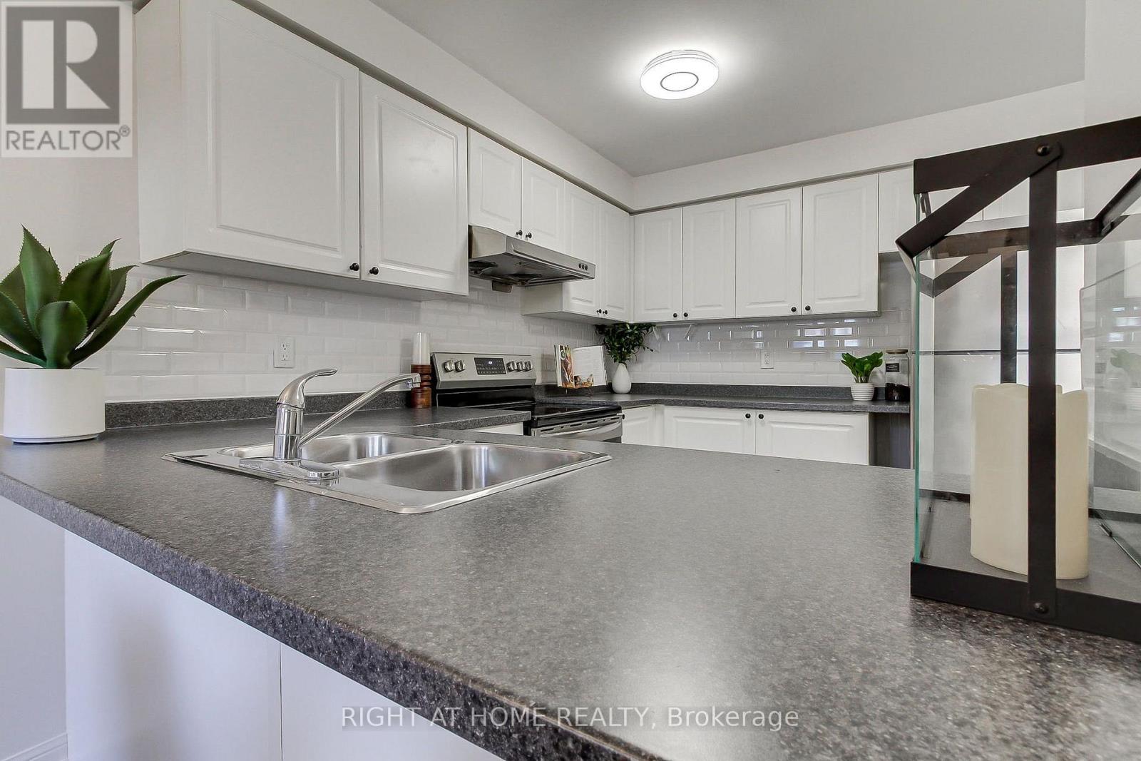 371 Ferndale Drive, Barrie, ON photo 11