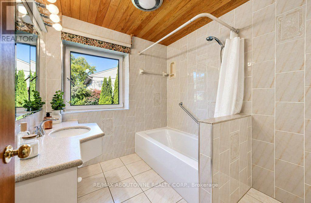 3143 South Drive, Burlington, ON photo 14