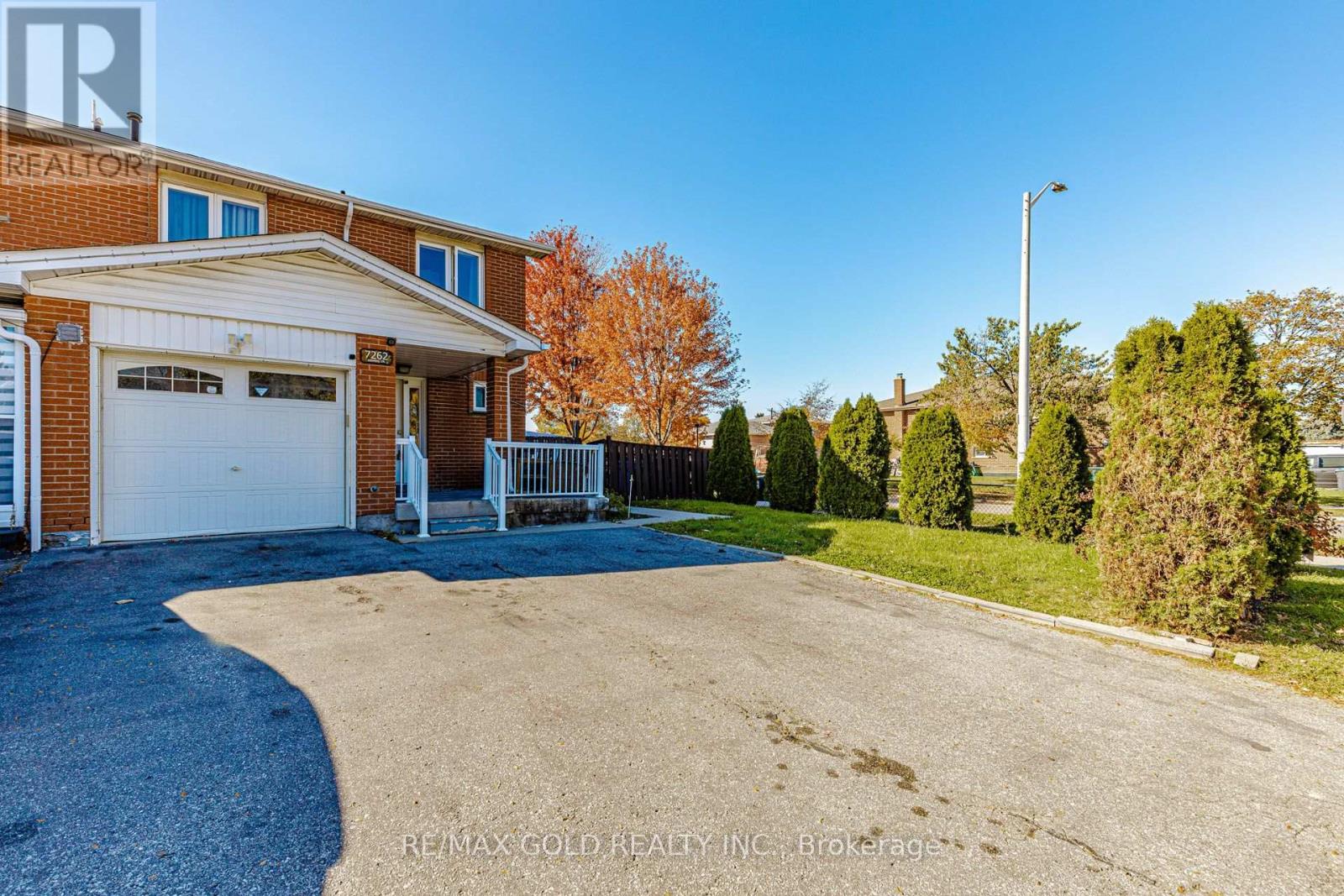 7262 Sigsbee Drive, Mississauga, ON photo 3