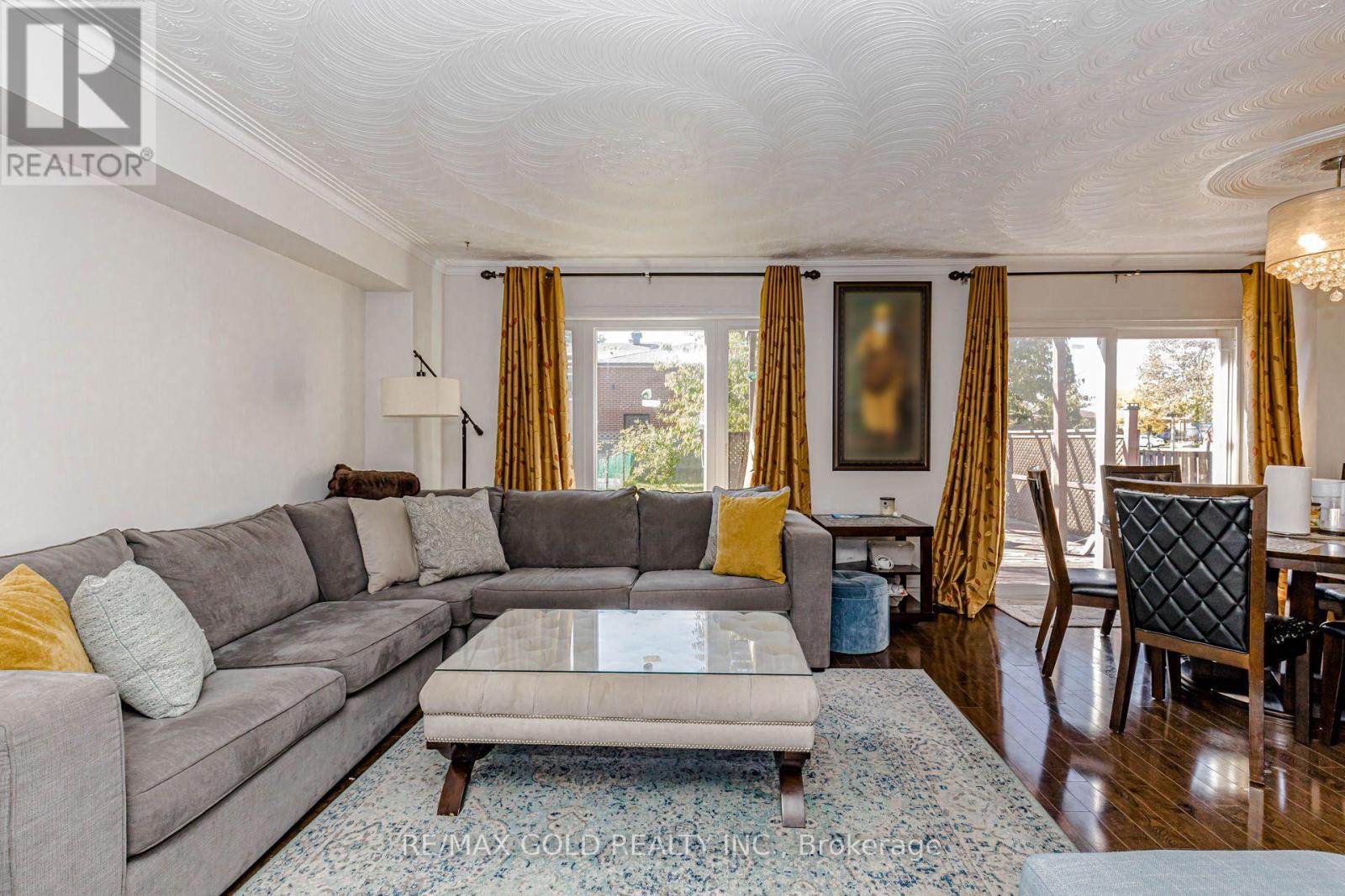 7262 Sigsbee Drive, Mississauga, ON photo 6