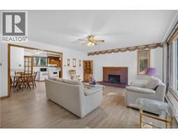 698 Northwest Road, photo 9