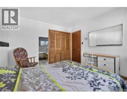 698 Northwest Road, photo 18
