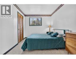 698 Northwest Road, photo 14